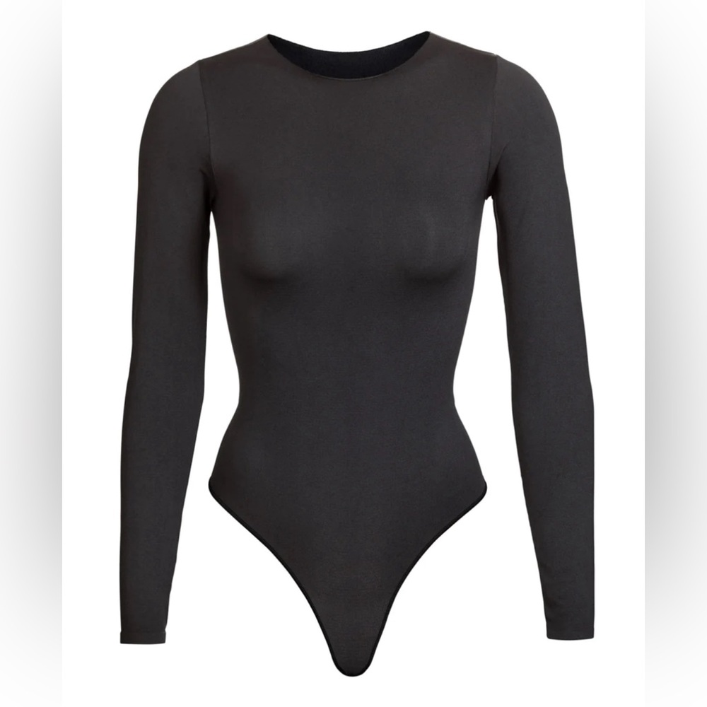 Skims Essential Crew Neck Long Sleeve bodysuit